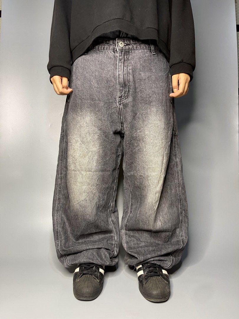 ButtBill ( Faded Black Washed Barrel Jeans ) (Category: Jeans) located in Pagadian. Submitted by thrift.wrld (Listing ID 1465059054, Image 2). Description: ButtBill ( Faded Black Washed Barrel Jeans ) Dimensions: • Width: 32 • Length: 40 • Thigh: 14 • Hem: 9 Drop Prices: • Mine: 500 + ₱9O shipping fee (sf) .