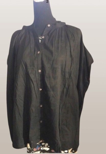 CA ME PLAIT BATWING BLACK BLOUSE (Category: Blouses) located in Marikina City. Submitted by minimalistmanila (Listing ID 1465018759, Image 2). Description: New with tags, black cotton blouse. Large size. Semi batwing style. Relaxed and lightweight. Bought in Singapore. Order now! .