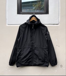 (Category: ) located in . Submitted by closetgc.clothingshop (Listing ID 1465034091, Image 1). Description: .
