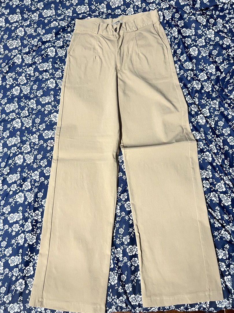 Candy Beige Trousers Pants Small (Category: Jeans) located in Manila. Submitted by colesj (Listing ID 1465169867, Image 1). Description: CANDY Khaki Brown/Beige Wide-Leg Pants – Small Khaki brown/beige wide-leg pants from CANDY. Size Small and fits XS to Small. Easy to style and perfect for casual outfits, school, or everyday wear. Size: Small, fits XS to Small Brand: CANDY Color: Khaki Brown/Beige Style: Wide Leg Condition: Good condition RFS: D