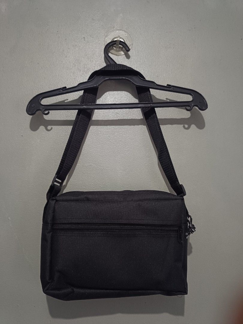 CARHARTT SLINGBAG (8X11 INCH) (Category: Sling Bags) located in Manila. Submitted by superdex29 (Listing ID 1465036203, Image 2). Description: BRANDNEW.