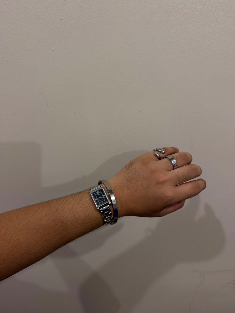 Casio || Minimalist yet Chic (UNISEX WATCH) (Category: Men's Watches) located in Manila. Submitted by luvfrombee.boi (Listing ID 1465013316, Image 3). Description: Brand: Casio Model: LTP-1237 Series Movement: Quartz (Battery operated) Case Shape: Rectangular / Tank Band: Stainless Steel Dial: Black/Dark Blue with 12-3-6-9 numerals Features: Water resistant (30m / Splash resistant) Condition : Pre-owned / Used condition with minor scratches on th