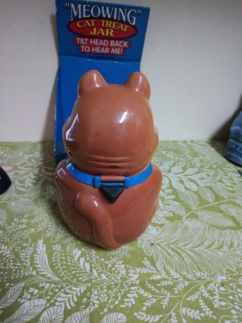cat treat jar 1992 (Category: Homes & Other Pet Accessories) located in Muntinlupa City. Submitted by markkeub (Listing ID 1465085789, Image 3). Description: cat treat jar from 1992 still in very good condition pick up alabang send sameday lalamove or grab send full off phillipines with flash express.