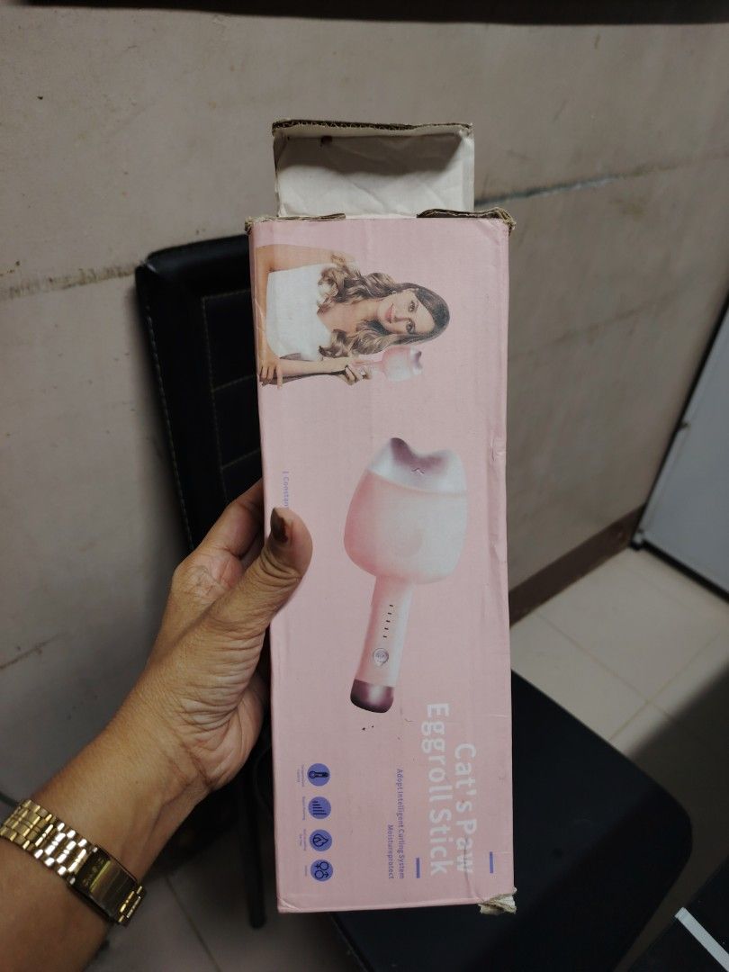 Cats paw eggrol stick curler (Category: Hair) located in Manila. Submitted by youngcloud_23e200 (Listing ID 1465110786, Image 3). Description: Adopt intelligent curling system moisture protect. Temperature control. Rapid heating..
