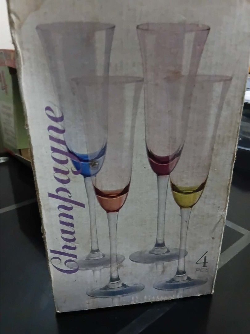 Champagne glass (Category: Other Kitchenware & Tableware) located in Manila. Submitted by zeneaglee (Listing ID 1465087442, Image 1). Description: .