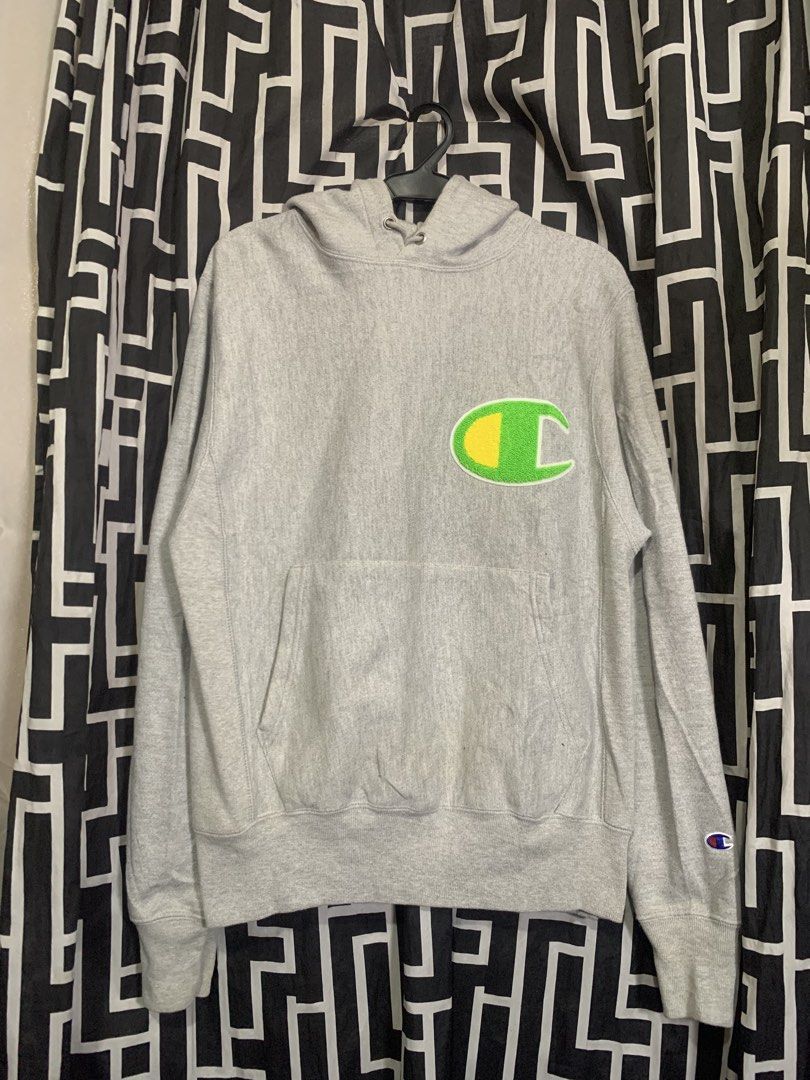 Champion Hoodie (Category: Activewear) located in Manila. Submitted by bibiies2.0xghettothrift (Listing ID 1465049142, Image 1). Description: Mine 700 Details W23 L28 Med to Large loc. baclaran parañaque.