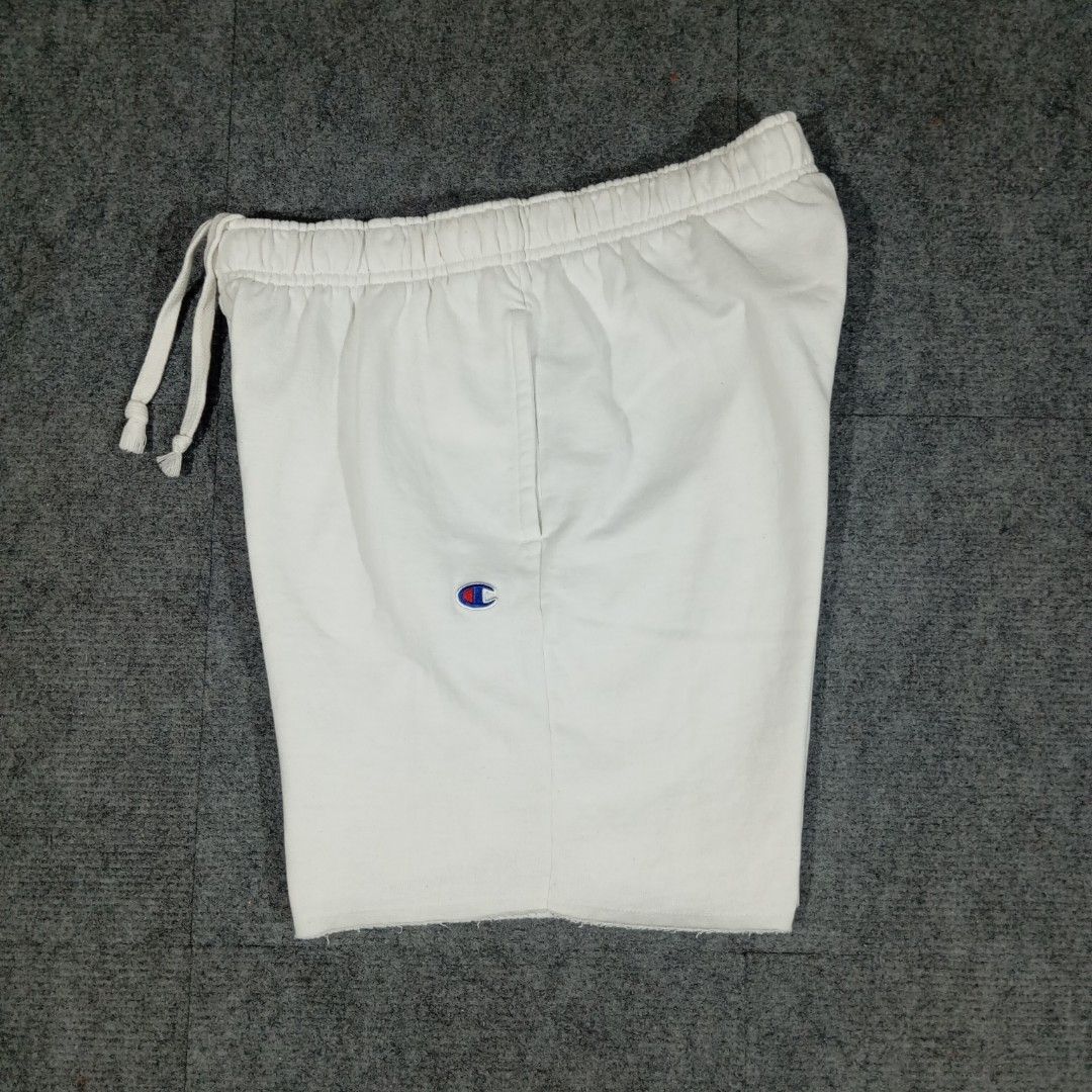 Champion Sweat Short (Category: Shorts) located in Taguig. Submitted by sito. (Listing ID 1465014682, Image 1). Description: For sale! 📣 Champion Sweat Short Specs and measurements: • Size Small • Length 16 inches • Width 28 inches Condition Details: • Issue: None • Color rate: 10/10 • Overall Condition: 10/10 Asking Price: ~₱310 Transaction Details: Location: Upper Bicutan, Taguig City, Metro Manila, 1633 Payment: Gcash / Maya / Bank Transfer S