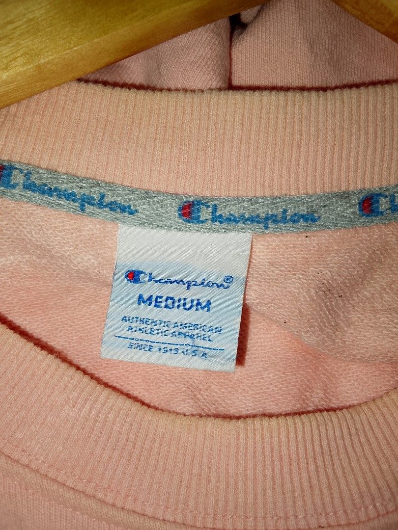 Champion Sweater (Category: Hoodies) located in Dasmarinas. Submitted by alexander24 (Listing ID 1465110723, Image 2). Description: Champion Sweater Size: Small to semi Medium Dimes: W19 x L25 Condition: Excellent Color rate: 9.8/10 Issue: Need wash.