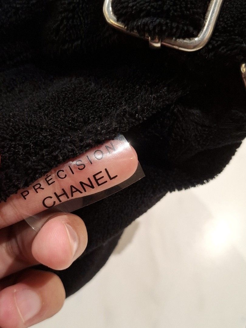 Chanel 2006 Precision Bag (Category: Luxury Bags & Wallets) located in Pasig City. Submitted by coveted.mnl (Listing ID 1465057341, Image 2). Description: Authentic. https://www.grailed.com/listings/60137439-chanel-chanel-precision-vip-2006-gift-bag Reference for details☝🏻 Width : 12 Height : 7 (MEASURED BY INCHES) 9/10 overall condition • P5000 Slightly negotiable • Pasig City meet up • Open for COD Via Lalamove or Grab • J&T courier Message us