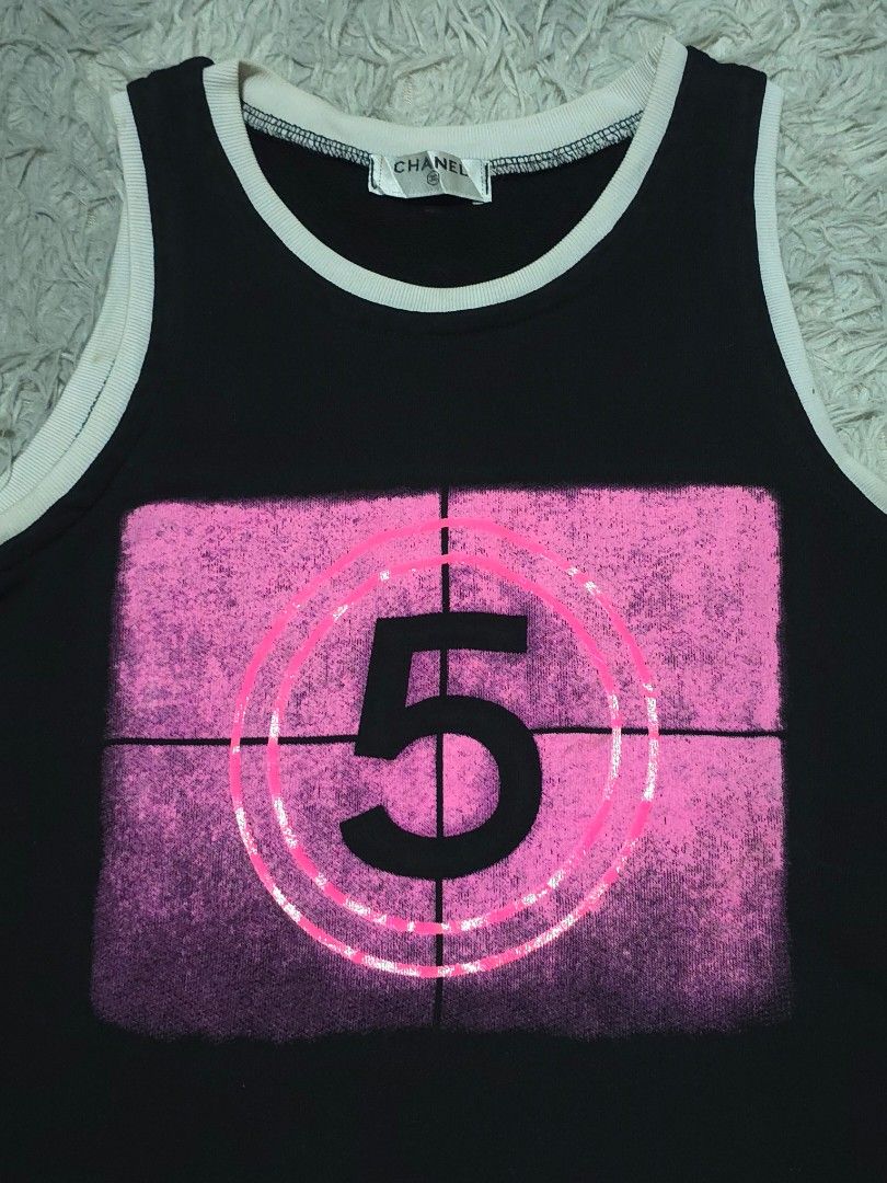 Chanel #5 (Category: Sleeveless) located in Abulug. Submitted by humanwhosellthings (Listing ID 1464971862, Image 2). Description: CHANÈL Womens Top ✅️Size: XSmall ✅️Dimes: 15W x 22L ✅Condition: Excellent ✅Issue: None ✅Color Rate: 9.8/10.