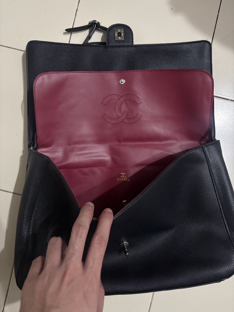 Chanel maxi flap (Category: Luxury Bags & Wallets) located in Manila. Submitted by rajeedabdu79464 (Listing ID 1464988646, Image 2). Description: Maxi flap Free shipping STILL NEGOTIABLE .