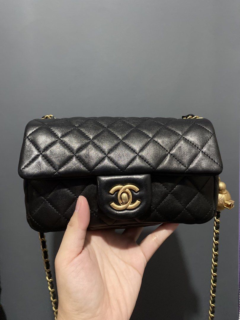 Ch*nel Black Quilted sling (Category: Luxury Bags & Wallets) located in Batangas. Submitted by bagstolove2.0 (Listing ID 1465087040, Image 2). Description: .