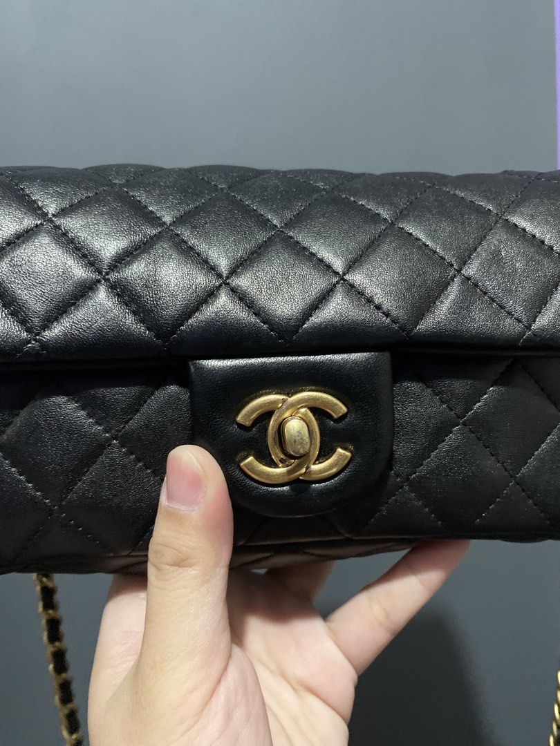 Ch*nel Black Quilted sling (Category: Luxury Bags & Wallets) located in Batangas. Submitted by bagstolove2.0 (Listing ID 1465087040, Image 3). Description: .