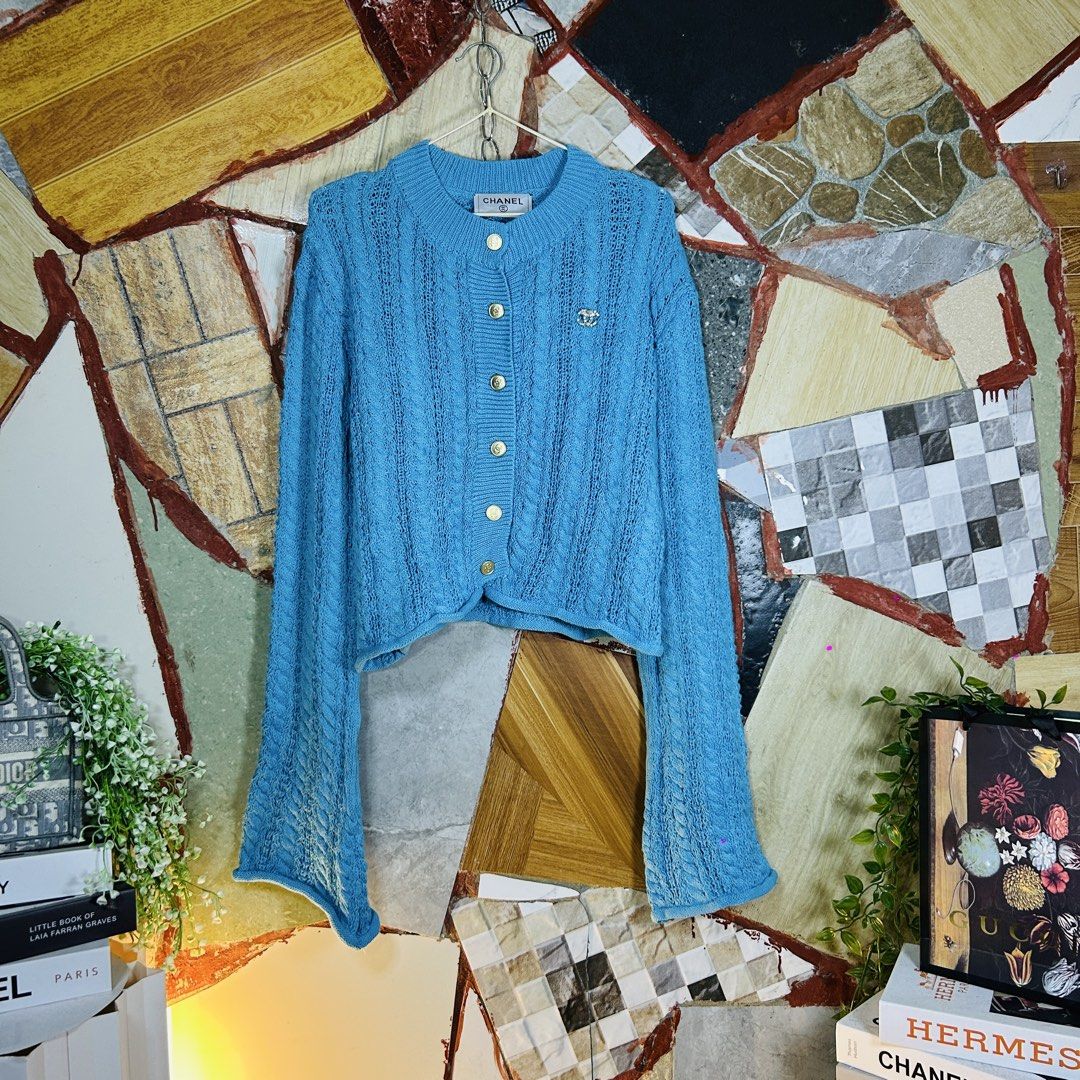 Chanel cardigan (Category: Luxury Apparel) located in Baguio. Submitted by kckc_luxury (Listing ID 1465107401, Image 1). Description: 🌸 TINY PINK SPOTS ARE LENS DAMAGE, NOT CLOTH STAINS ————————— ❗️KINDLY READ BEFORE MAKING AN OFFER❗️ LISTING DETAILS size:M-L width x length (inches):26x21 condition: EXCELLENT --- MOP: Gcash / BPI MOD: J&T / JRS LOCATION: Baguio City --- NOTE: • Manage your expectations • Photos did not go under any edit but colo