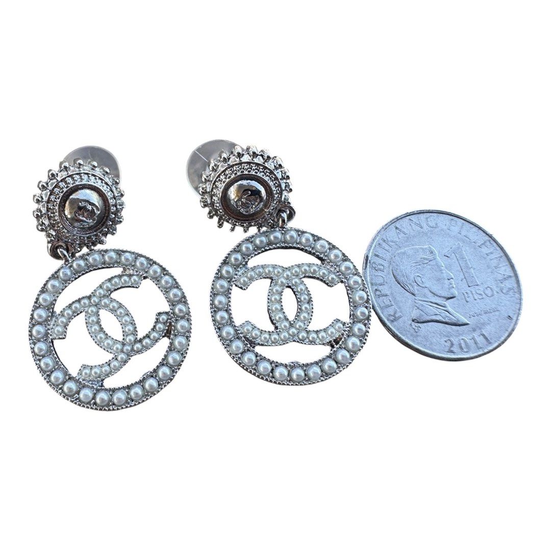 Chanel CC Pearl Earrings (Category: Earrings) located in Lingayen. Submitted by lux_thrift (Listing ID 1464983459, Image 2). Description: SALE location pangasinan no inclusion .