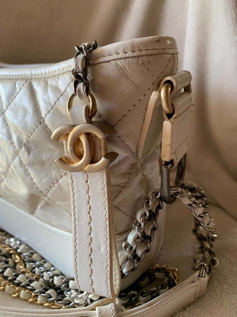 Chanel sling (Category: Luxury Bags & Wallets) located in Murcia. Submitted by cool.jacquelinebatilaran (Listing ID 1465083749, Image 2). Description: May mgarubs konti.