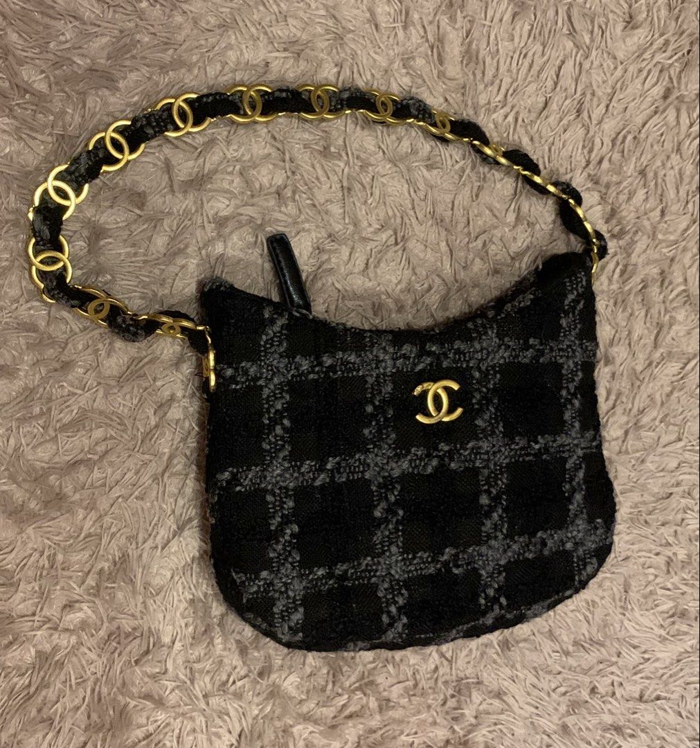 Chanel tweed (Category: Luxury Apparel) located in Tagum. Submitted by 80bagsph.cemene08 (Listing ID 1465117705, Image 1). Description: Very rare piece & hard to find .