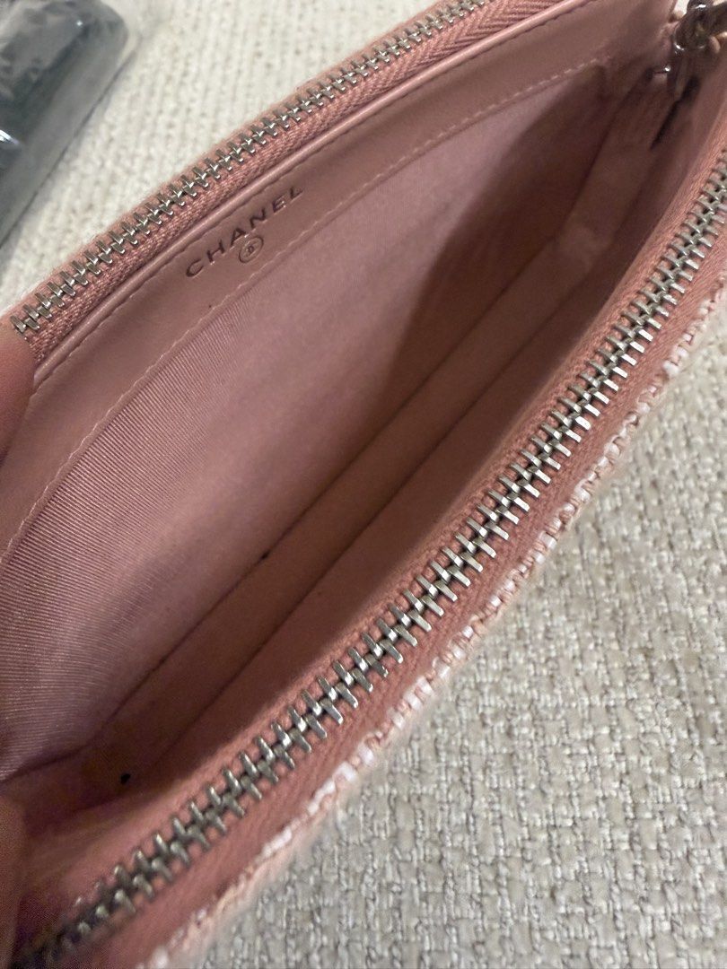Chanel wallet on chain (Category: Shoulder Bags) located in Makati City. Submitted by dgcurated09 (Listing ID 1465113372, Image 3). Description: Tweed With card and dustbag Wallet on chain.