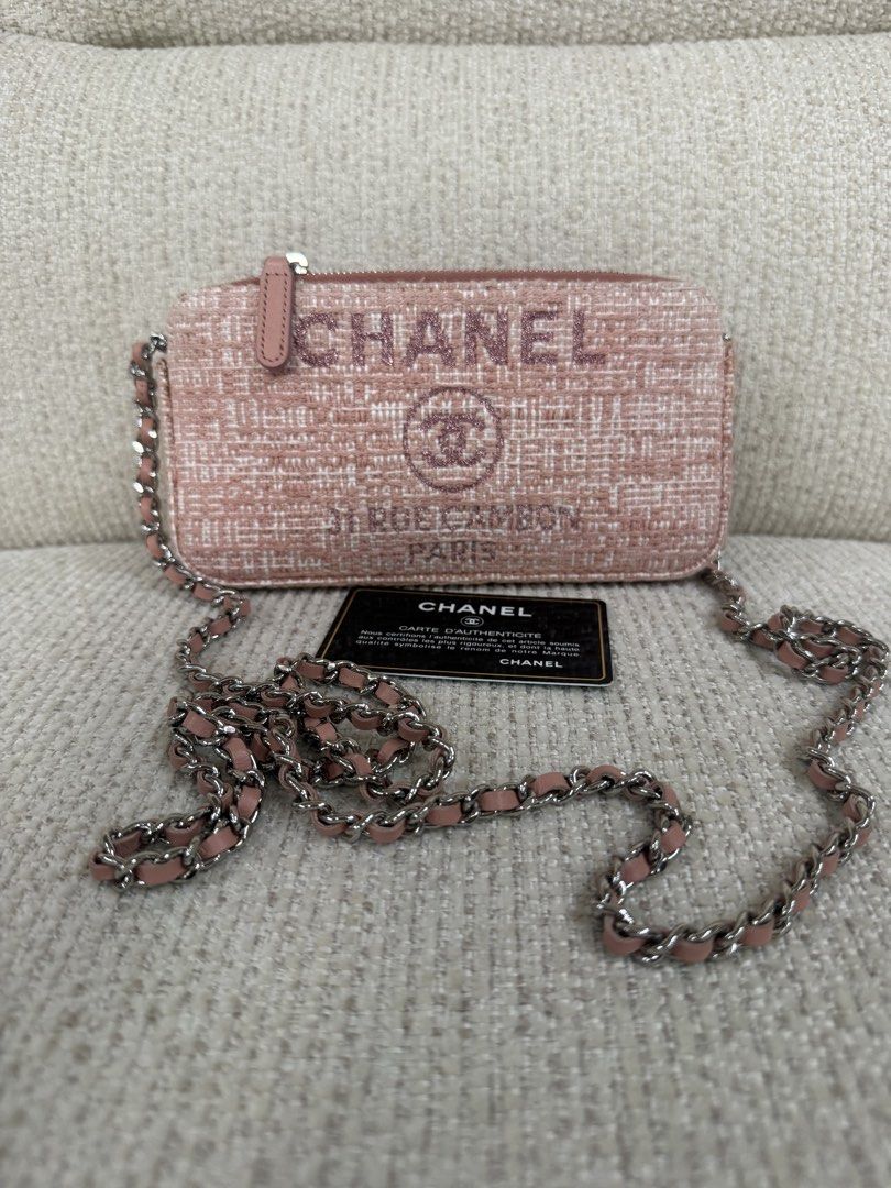 Chanel wallet on chain (Category: Shoulder Bags) located in Makati City. Submitted by dgcurated09 (Listing ID 1465113372, Image 1). Description: Tweed With card and dustbag Wallet on chain.
