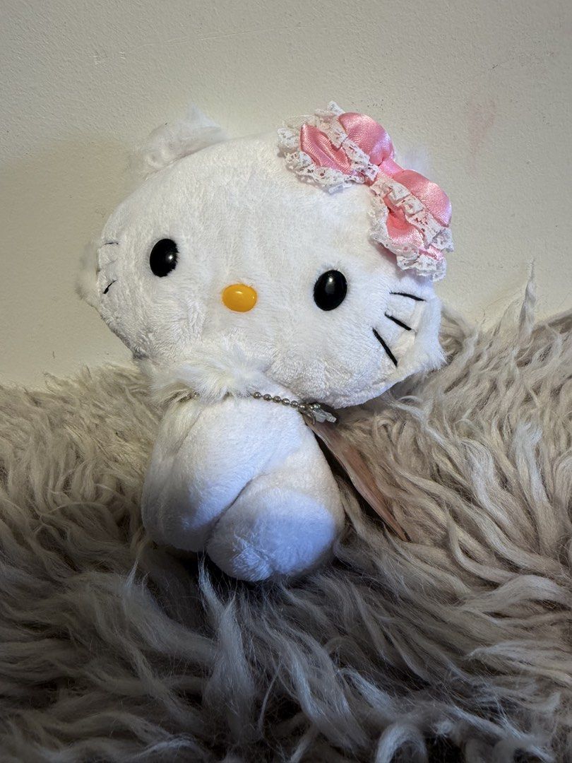 Charmmy kitty (Category: Plushies & Soft Toys) located in La Trinidad. Submitted by reeze_24 (Listing ID 1464971621, Image 1). Description: .