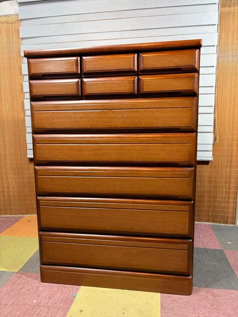 Chest Drawer (Category: Shelves, Cabinets & Racks) located in Meycauayan. Submitted by marygracecasimiro (Listing ID 1465065845, Image 1). Description: BIG!!! SOLID WOOD Chest of Drawers SUPER KINIS!!! ANLAKI!!! ANGGANDA!!! Combination of Big & Small Drawers *SEE VIDEO COMMENT Price : 11,900 ✅ In VERY good condition ♥️.