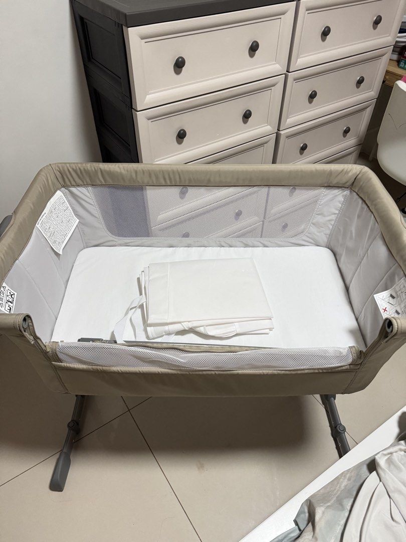 Chicco Next to me crib (Category: Cots & Cribs) located in Manila. Submitted by warmmoon-0a97 (Listing ID 1465130278, Image 2). Description: Not really used Naka setup lang sya sa room for 3months Ayaw ni baby separate bed Good as new. Can check first before ipay. Check photo for original price reference. No more box but I still have its own bag. Has its own mattress Tondo area. Can pickup here sa house Can Cod via lalamove/grab.