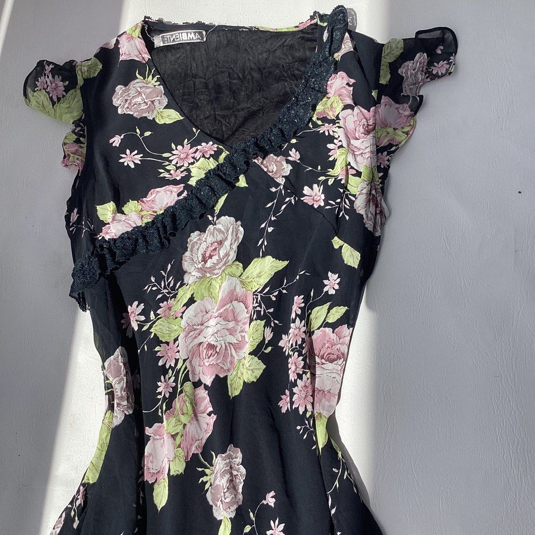 Chiffon Bustier Midi Dress (Category: Dresses) located in Pasig City. Submitted by wear_she_goes (Listing ID 1465038324, Image 3). Description: .