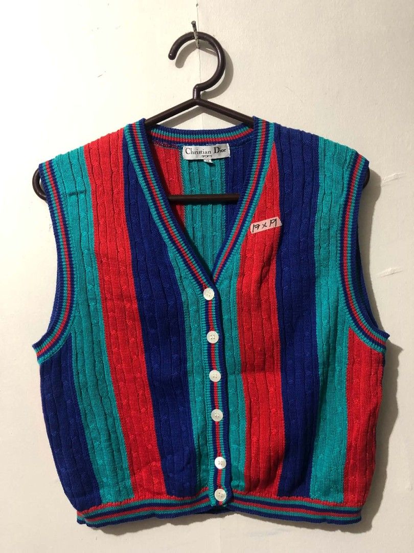 Christian Dior Knitted Top (Category: Sleeveless) located in Pasig City. Submitted by geloangelo17550 (Listing ID 1465155880, Image 1). Description: Authentic Excellent condition No issue.