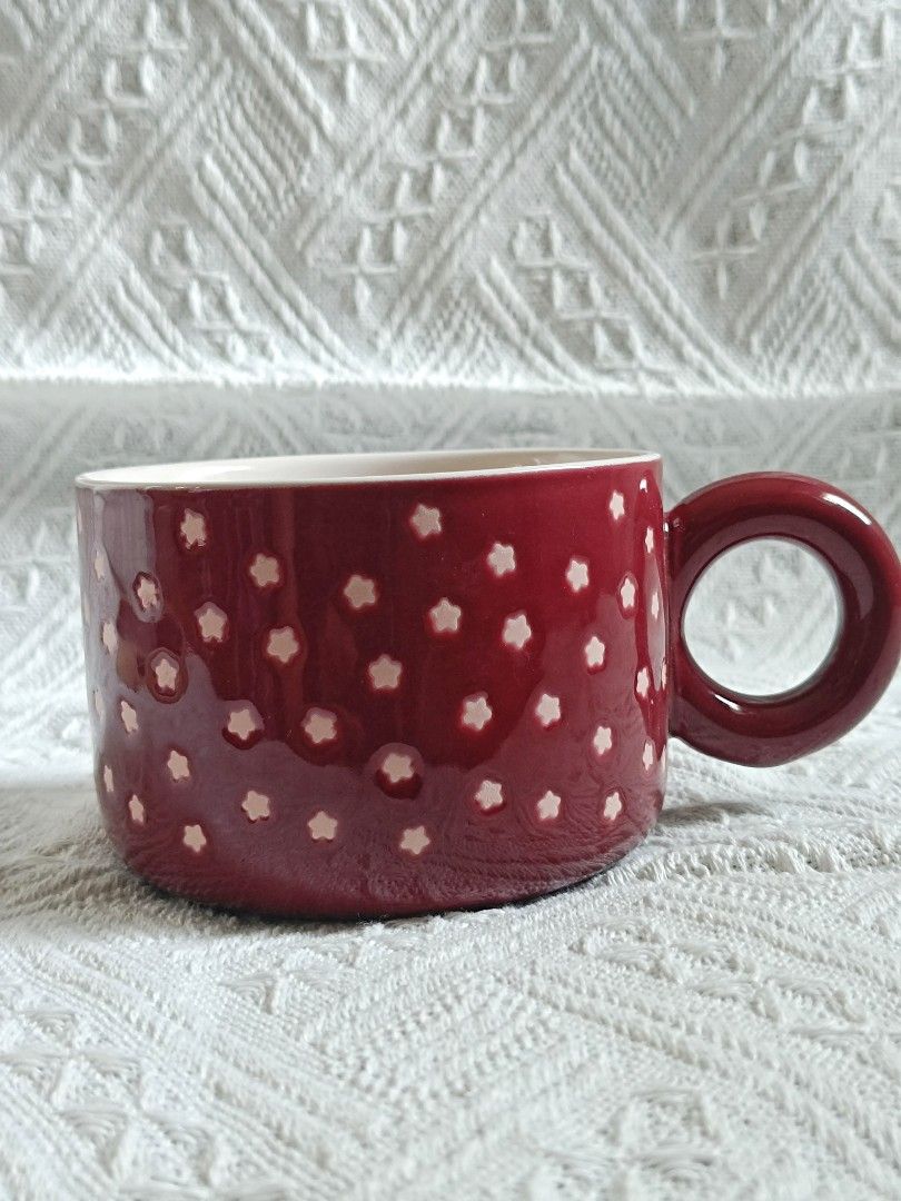 Christmas ceramic mugs set with snowman design (Category: Coffee & Tea Tableware) located in Davao. Submitted by khyyoczon (Listing ID 1465084377, Image 3). Description: - Buy 3 for 500 pesos only! - Set of 3 festive holiday ceramic mugs - Includes 2 adorable white snowman mugs - Includes 1 wide red mug with star patterns and a 3D snowman figurine at the bottom - Features comfortable round handles on all mugs - Perfect for hot cocoa, coffee, or t