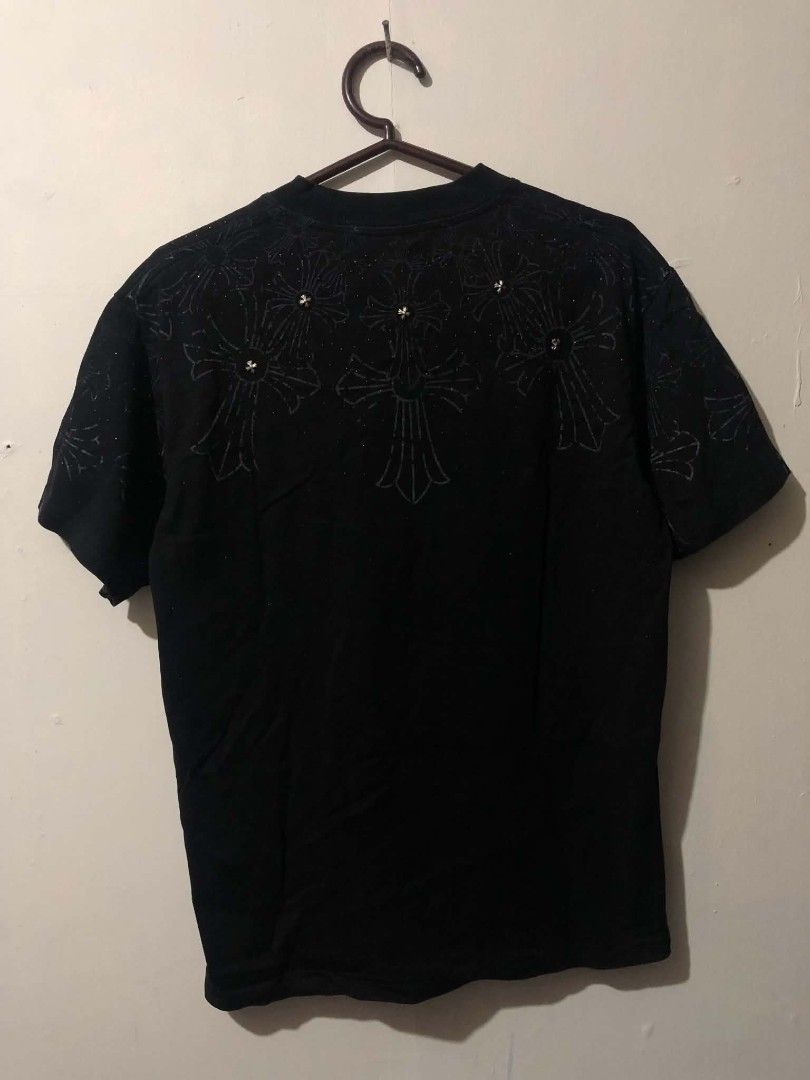 Chrome Hearts Cross Logo Shirt (Category: Tshirts & Polo Shirts ) located in Pasig City. Submitted by geloangelo17550 (Listing ID 1465153012, Image 2). Description: Excellent condition 9/10 color rate no issue.