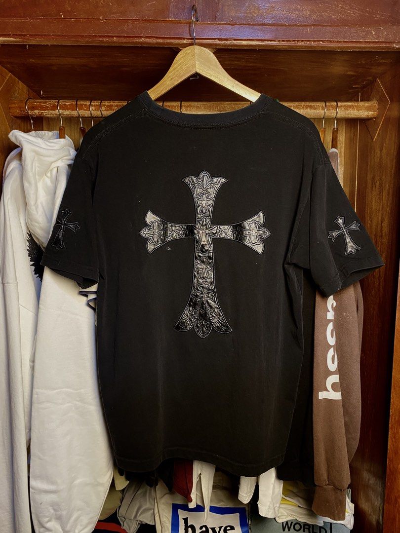 ChromeHearts Leather cross logo (Category: Activewear) located in Prosperidad. Submitted by eco.fndsph (Listing ID 1464676921, Image 3). Description: Leather chip .
