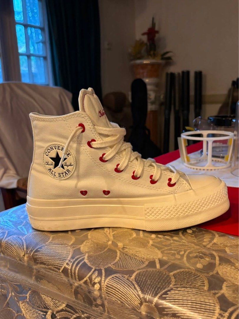 Chuck Taylor High Cut (Category: Sneakers) located in Manila. Submitted by favvey (Listing ID 1465049543, Image 2). Description: 👟 CHUCK TAYLOR Selling my Converse Chuck Taylor High Cut! 💸 Original Price: ₱4,600 📌 Size: 6.5 ✨ Condition: Brand new — never worn, never used! 📍 Reason for selling: Wrong size 🛍️ Comes with Box and Paper Bag 📦 Perfect for anyone looking for a fresh pair! Serious buyers only. 🤍 .