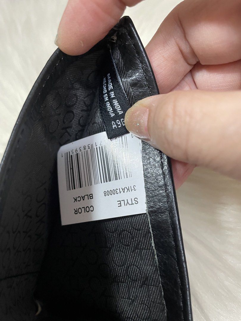 CK Mens Wallet Authentic (Category: Wallets & Card Holders) located in Mandaue City. Submitted by ludz_0246 (Listing ID 1465101883, Image 3). Description: Genuine Leather Card slot Made in India No issue Bought from USA.