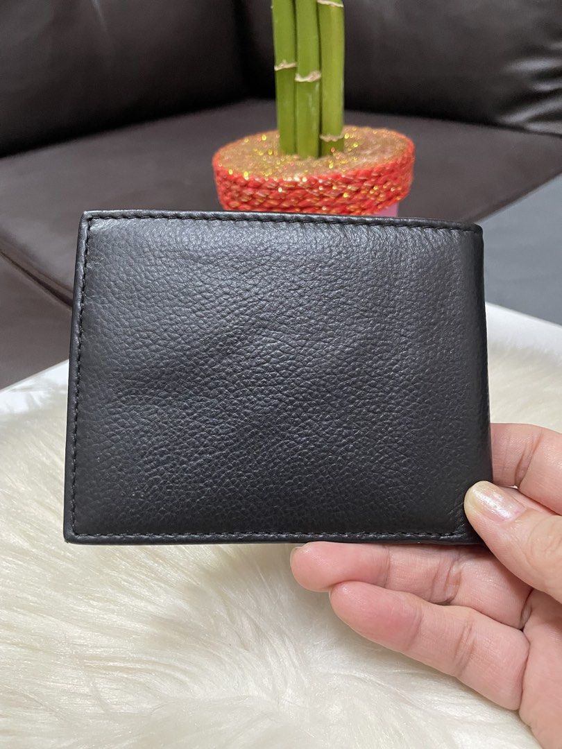 CK Mens Wallet Authentic (Category: Wallets & Card Holders) located in Mandaue City. Submitted by ludz_0246 (Listing ID 1465101883, Image 2). Description: Genuine Leather Card slot Made in India No issue Bought from USA.