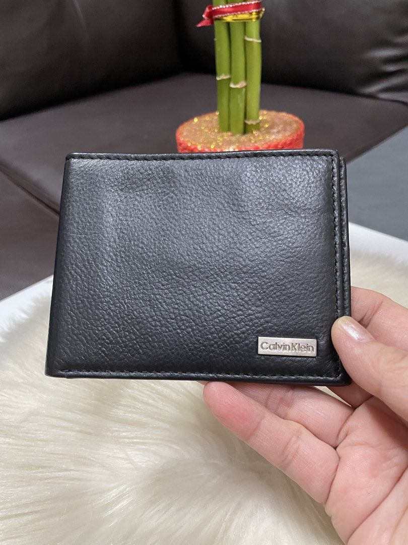 CK Mens Wallet Authentic (Category: Wallets & Card Holders) located in Mandaue City. Submitted by ludz_0246 (Listing ID 1465101883, Image 1). Description: Genuine Leather Card slot Made in India No issue Bought from USA.