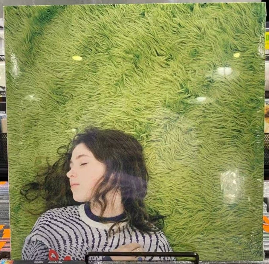 CLAIRO Diary 001 Vinyl (Black, 12", 1LP) (Category: Vinyls) located in Manila. Submitted by jhenaloymerchandise (Listing ID 1465131990, Image 1). Description: CLAIRO Diary 001 Vinyl (Black, 12", 1LP).