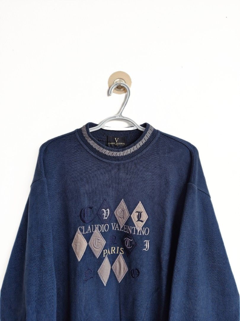 Claudio Valentino Crewneck (Category: Coats, Jackets and Outerwear) located in Imus. Submitted by valentino.bros. (Listing ID 1465060614, Image 2). Description: .