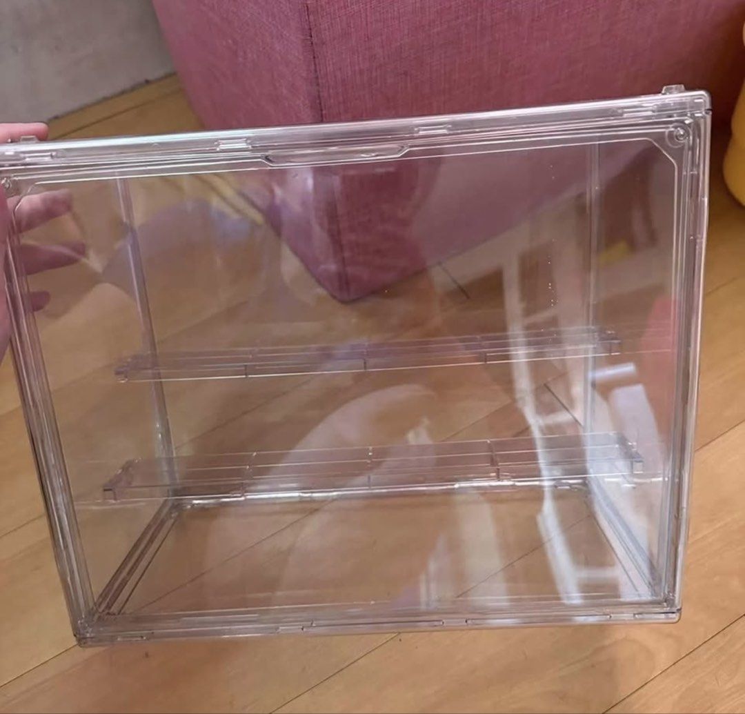 Clear Acrylic Display Case (Category: Storage Boxes & Baskets) located in Malabon City. Submitted by rraff98 (Listing ID 1465111261, Image 1). Description: - Clear acrylic display case to keep your items dust-free - Features 2 built-in stepped tiers for neat organization - Ideal for action figures, perfume bottles, and small collectibles - Sturdy, lightweight, and clean design - Perfect size for any desk or shelf.