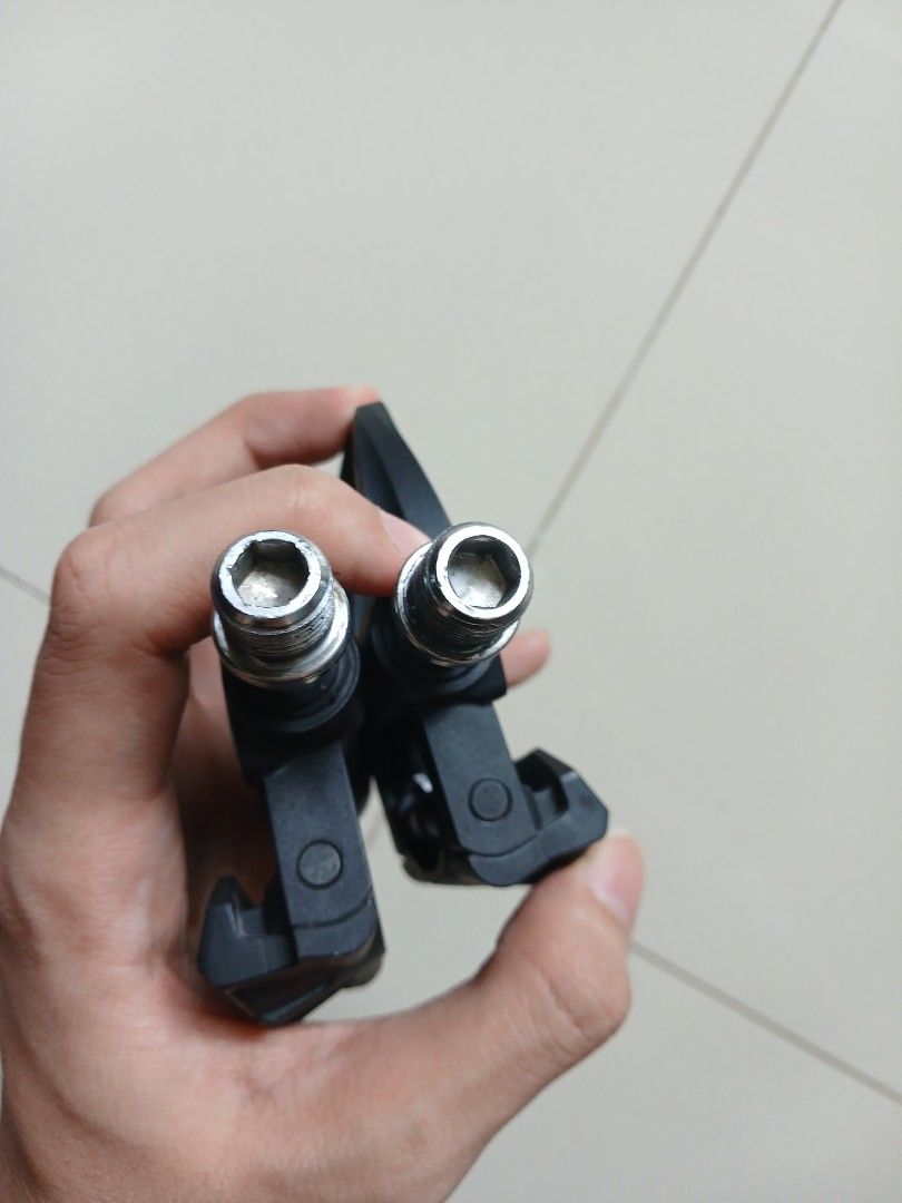 Clipless pedals (Category: Parts & Accessories) located in Singapore. Submitted by plsdontbackdea (Listing ID 1465004135, Image 7). Description: wts rockbro clipless pedals Threading no issue, still smooth still in good condi, got small scuffs but is js cosmetics selling as I'm using Shimano 105 $30 tng my convi.