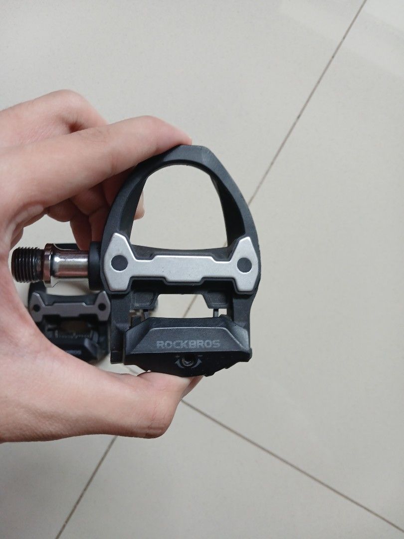 Clipless pedals (Category: Parts & Accessories) located in Singapore. Submitted by plsdontbackdea (Listing ID 1465004135, Image 2). Description: wts rockbro clipless pedals Threading no issue, still smooth still in good condi, got small scuffs but is js cosmetics selling as I'm using Shimano 105 $30 tng my convi.