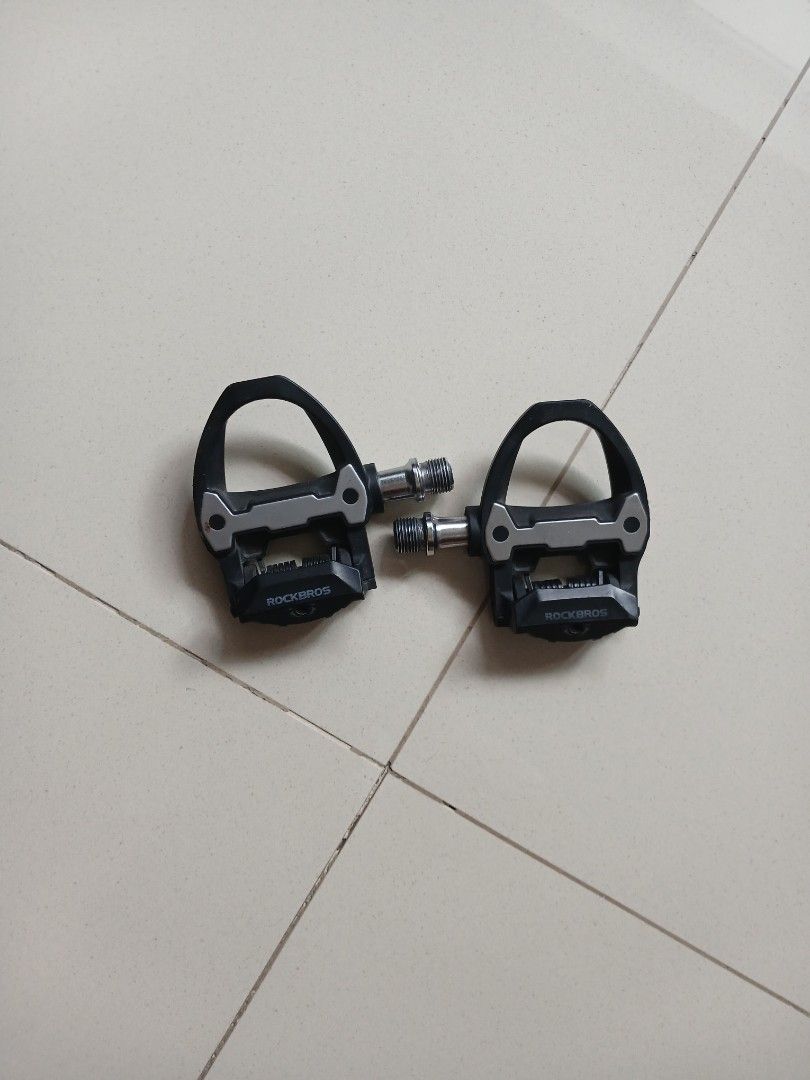 Clipless pedals (Category: Parts & Accessories) located in Singapore. Submitted by plsdontbackdea (Listing ID 1465004135, Image 1). Description: wts rockbro clipless pedals Threading no issue, still smooth still in good condi, got small scuffs but is js cosmetics selling as I'm using Shimano 105 $30 tng my convi.