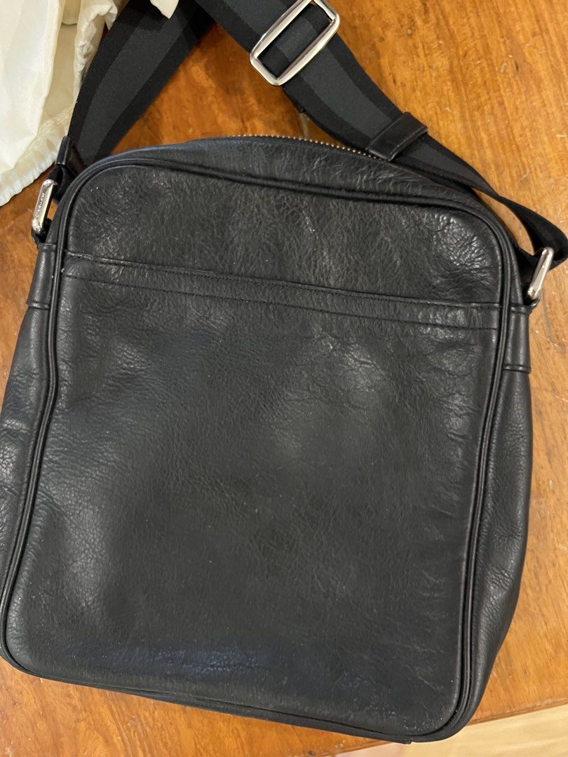 Coach (Category: Cross-body Bags) located in Lipa City. Submitted by thyra06 (Listing ID 1465022247, Image 3). Description: Coach for men genuine leather good as new.