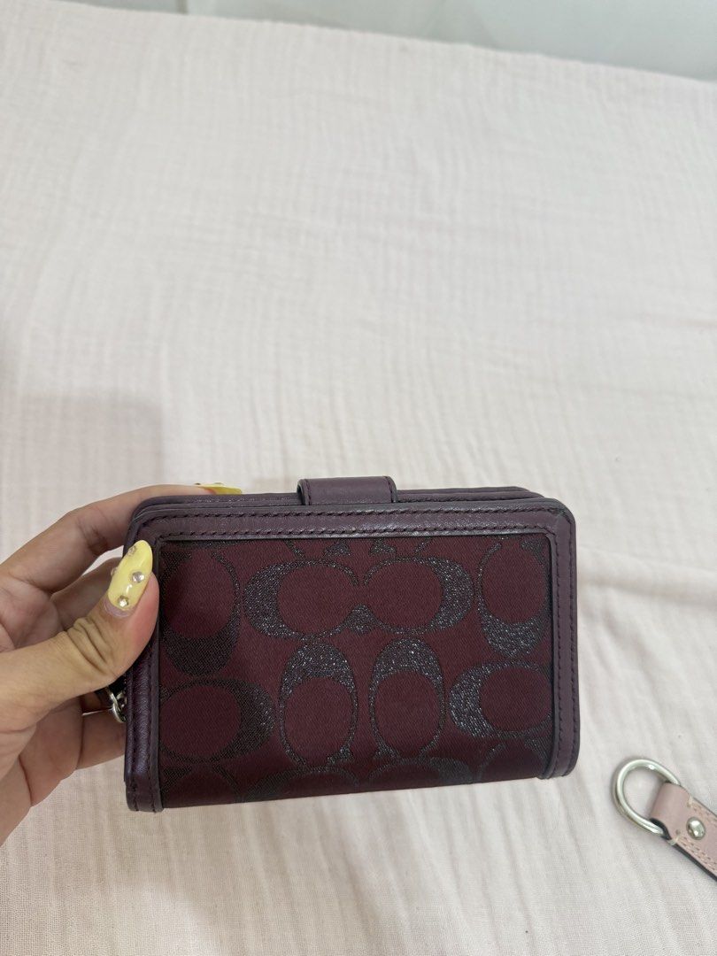 Coach Burgundy soho wallet (Category: Luxury Bags & Wallets) located in Consolacion. Submitted by mrshoarderrr (Listing ID 1465078970, Image 2). Description: Rank A Burgundy color rare.