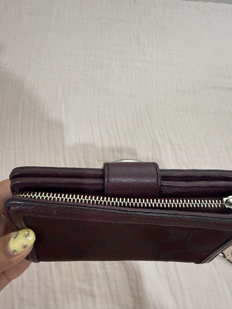 Coach Burgundy soho wallet (Category: Luxury Bags & Wallets) located in Consolacion. Submitted by mrshoarderrr (Listing ID 1465078970, Image 3). Description: Rank A Burgundy color rare.