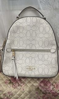 (Category: ) located in . Submitted by ellethrifty (Listing ID 1465105814, Image 1). Description: .