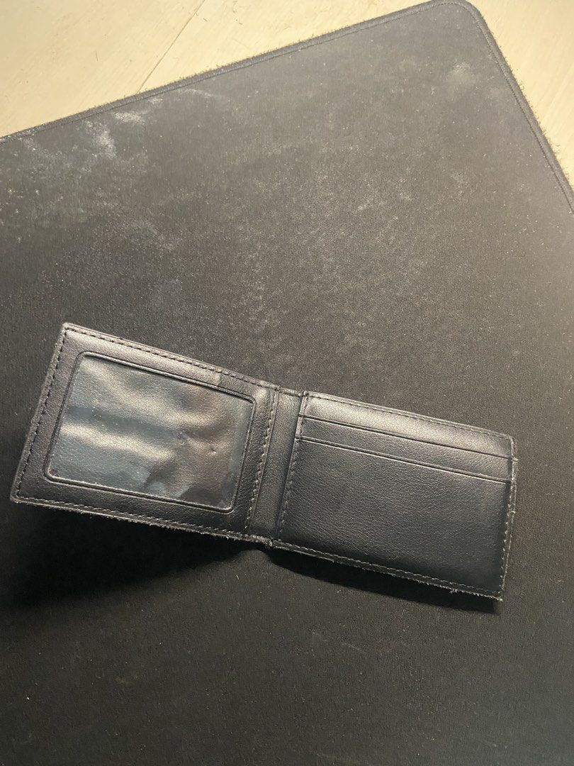Coach card holder wallet (Category: Wallets & Card Holders) located in Pasay City. Submitted by kingdarrylcay (Listing ID 1465052660, Image 3). Description: Original without box. Pick up location Kapitolyo Pasig or Malate Manila.