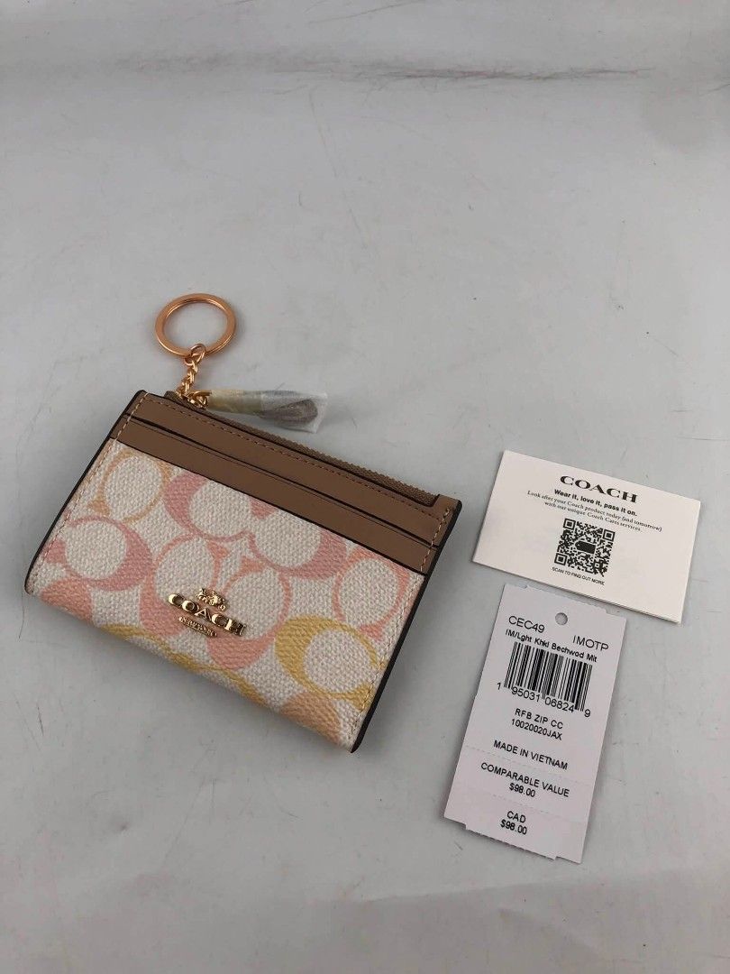 Coach Cardcase in Signature (Category: Wallets & Card holders) located in Quezon City. Submitted by bagsboutiqueph (Listing ID 1465167833, Image 1). Description: LAST PRICE POSTED. LIMITED STOCKS! BRANDNEW WITH INCLUSIONS. COLOR MAY SLIGHTLY VARY IN ACTUAL DUE TO LIGHTING AND CAMERA SETTING. OTHER PHOTOS WILL BE SEND DURING PURCHASE AND FOR SURE BUYERS ONLY. WHEN IN DOUBT, DO NOT ORDER. THANK YOU..