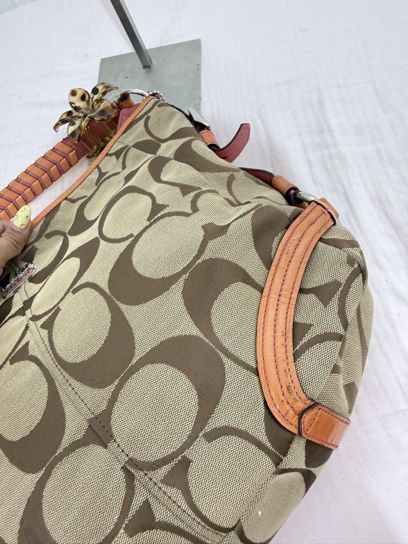 Coach Carly (Category: Luxury Bags & Wallets) located in Consolacion. Submitted by mrshoarderrr (Listing ID 1465080517, Image 2). Description: Rank AB See patent stains- unnoticeable.