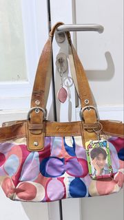(Kategori: ) berada di . Dikirim oleh khavy_ (ID iklan 1465104353, Gambar 1). Deskripsi: .