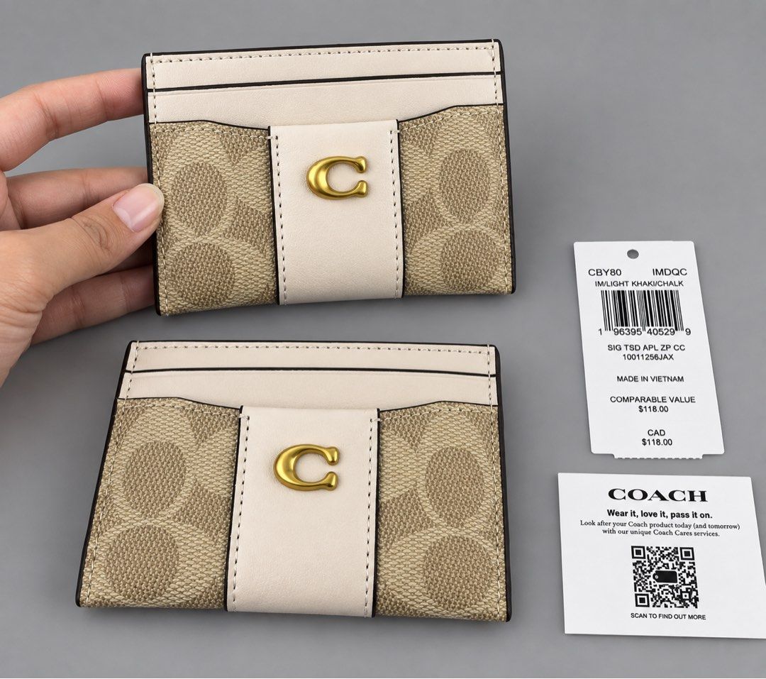 Coach Essential Card Holder (Category: Wallets & Card holders) located in Binan City. Submitted by pinkykeenshop (Listing ID 1464980917, Image 1). Description: .